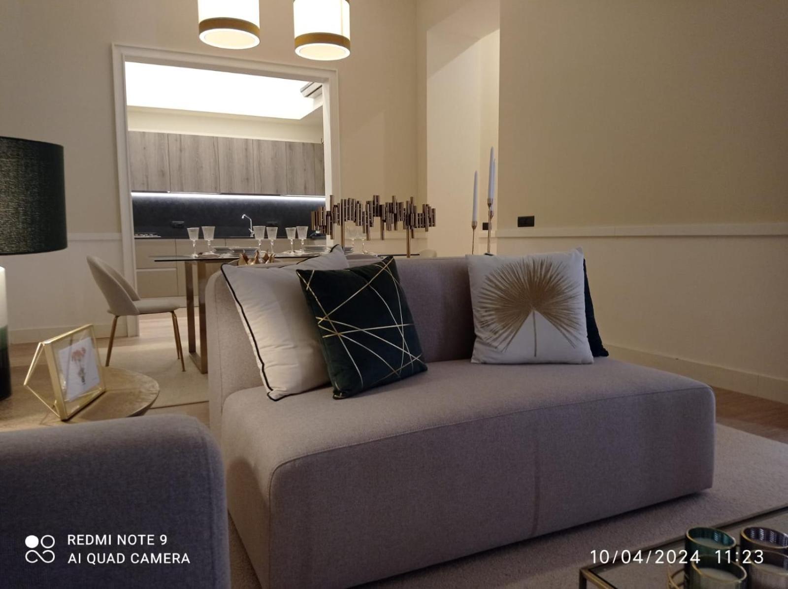 Margherita Apartments Napoli Bagian luar foto