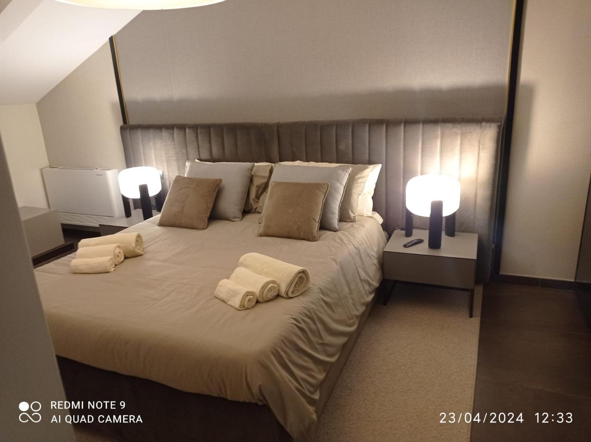Margherita Apartments Napoli Bagian luar foto