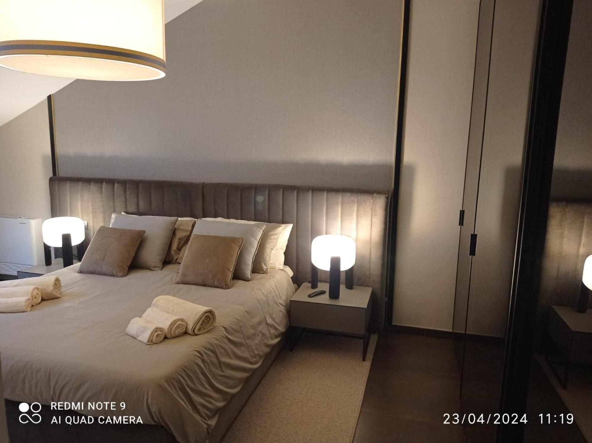 Margherita Apartments Napoli Bagian luar foto