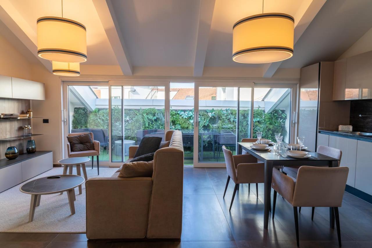 Margherita Apartments Napoli Bagian luar foto