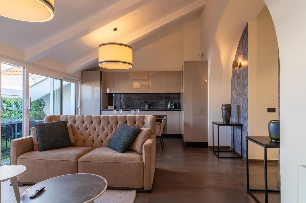 Margherita Apartments Napoli Bagian luar foto
