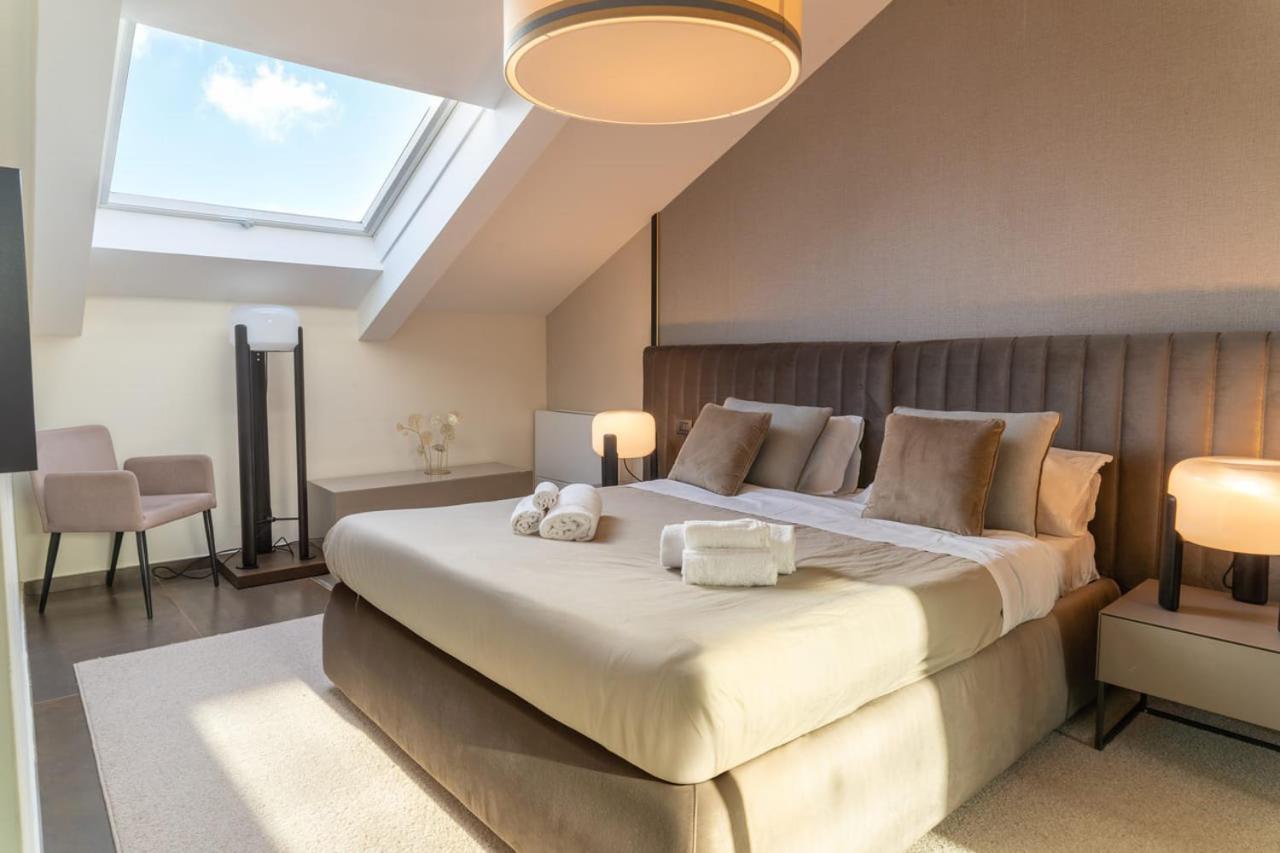 Margherita Apartments Napoli Bagian luar foto