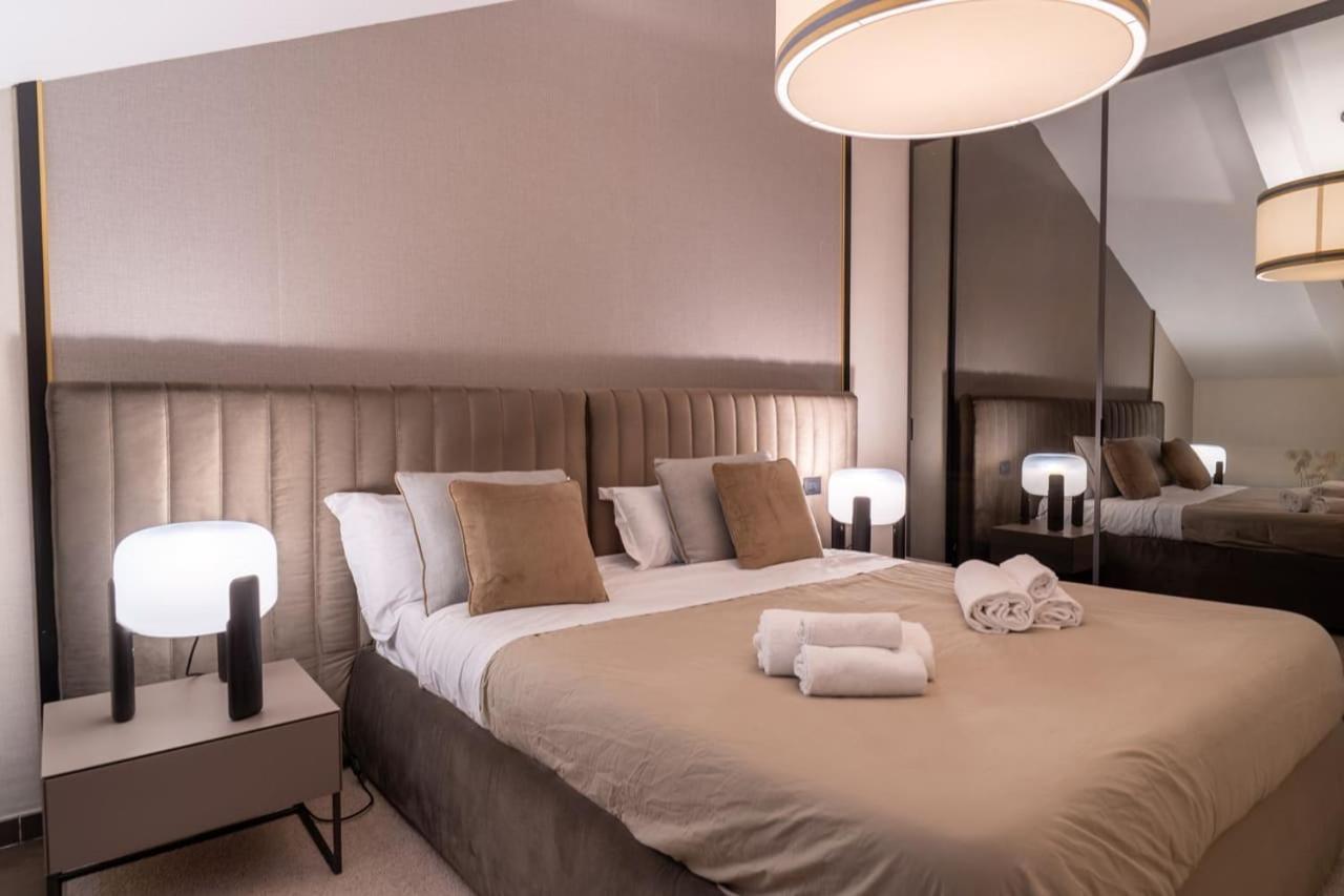 Margherita Apartments Napoli Bagian luar foto