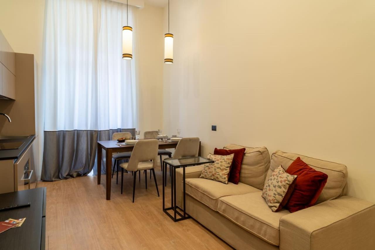 Margherita Apartments Napoli Bagian luar foto