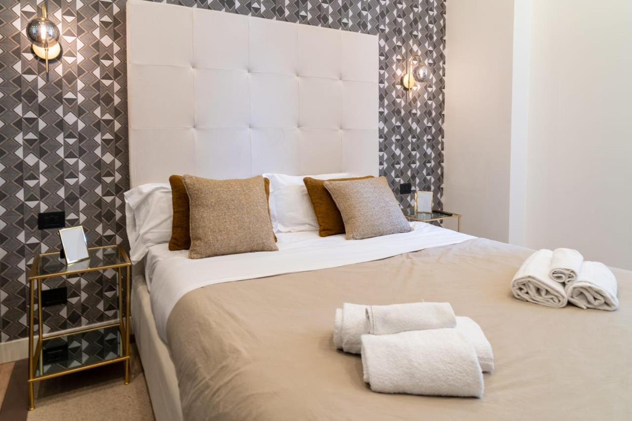 Margherita Apartments Napoli Bagian luar foto